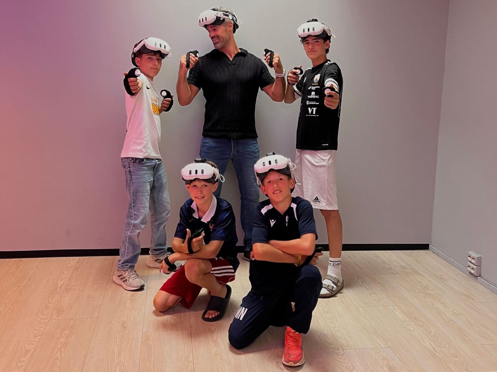 Ungdomsgjeng og bursdagsfeiring med VR-utstyr hos KRS VR Arena